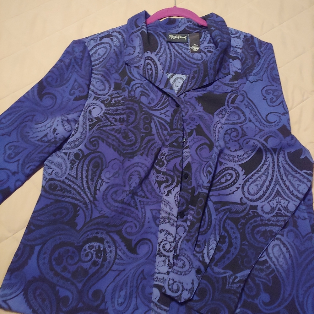 Beautiful Maggie Barnes blouse